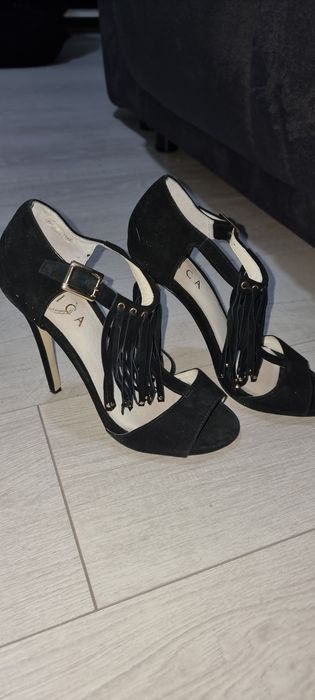 Sandale din piele intoarsa