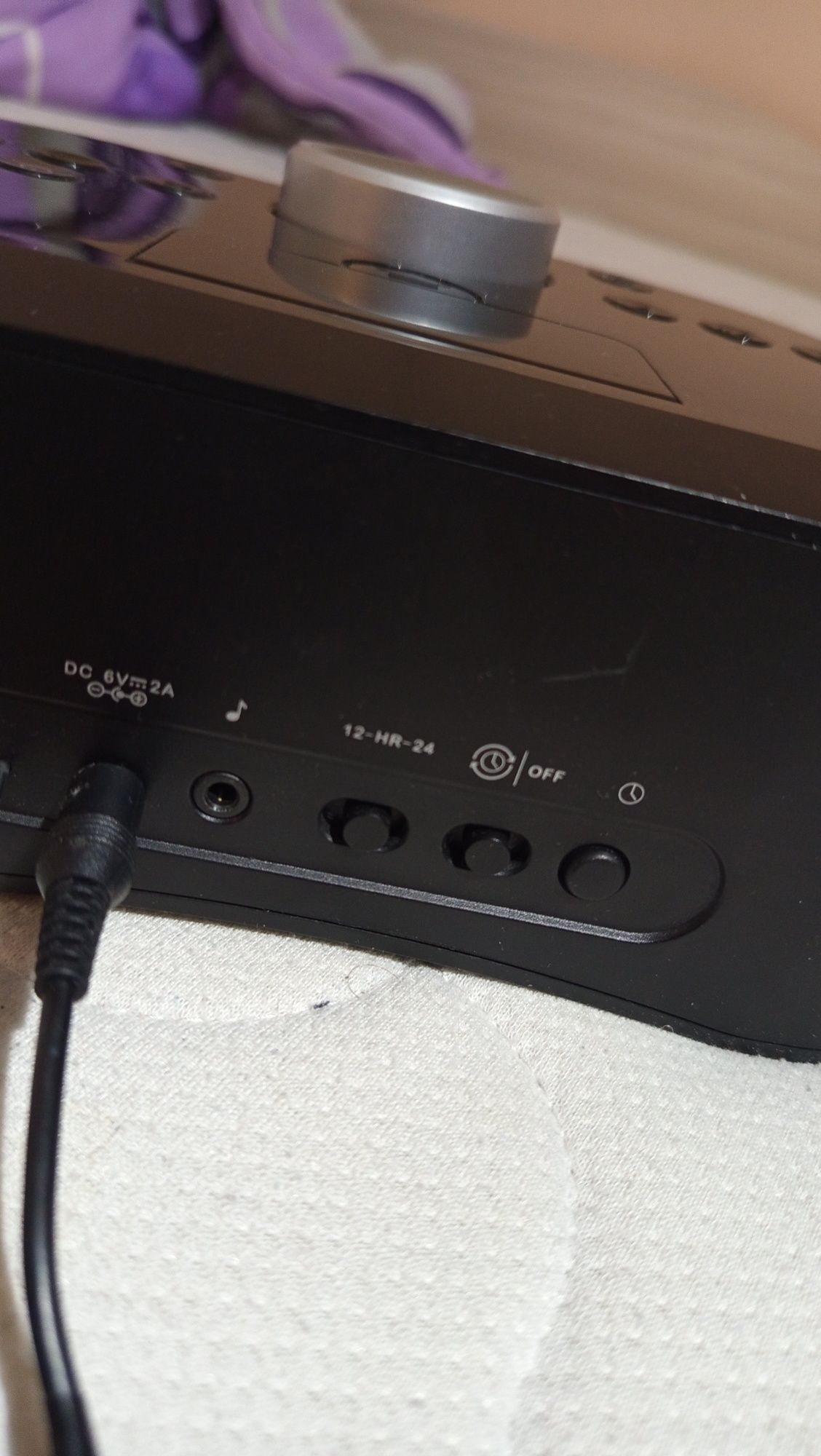 Док станция/радио часовник Logitech