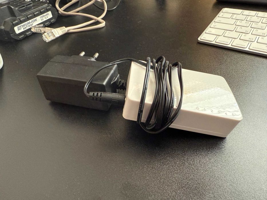 Switch Tenda с 5 порта RJ45 100MBPS