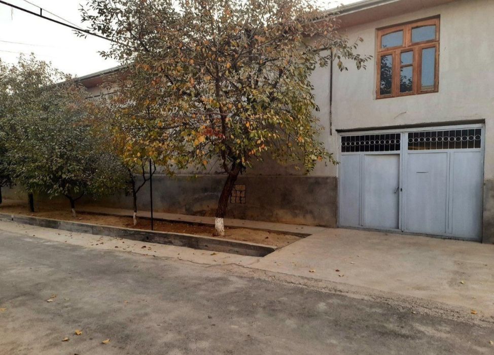 Uchastka sotiladi uy srochniy narxlada arzon