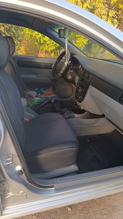 Автомобиль LACETTI