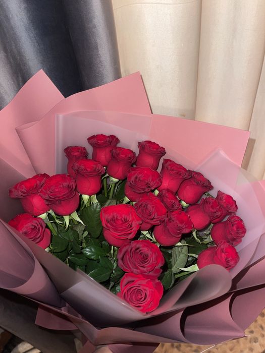 Цветы роз 21 штук свежие только полученные