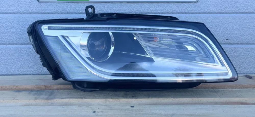 Десен фар Ауди Q5 2016