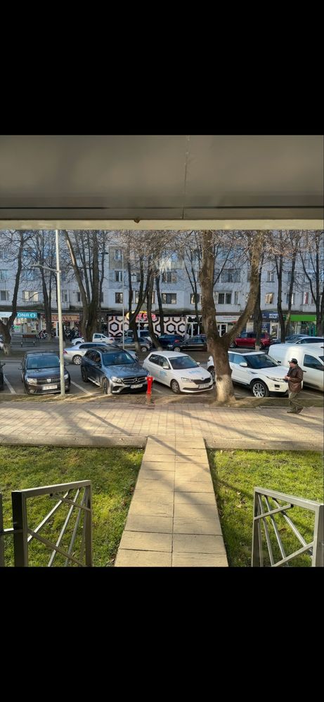 Inchiriez spatiu comercial ultracentral - lângă BCR