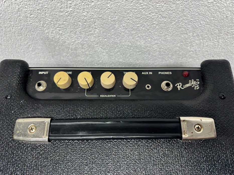 Кубе - Fender Rumble 15