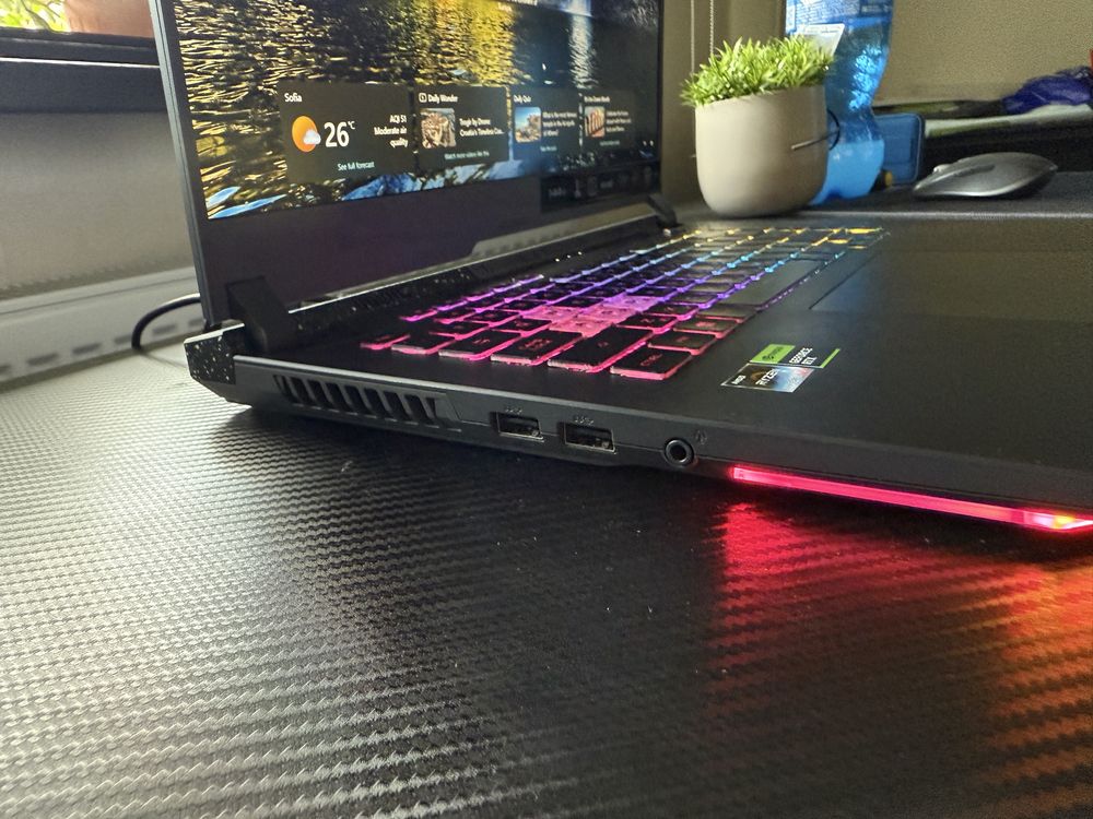 Геймърски лаптоп Asus Rog Strix G15 (Гаранция) R7 RTX3050 16GB