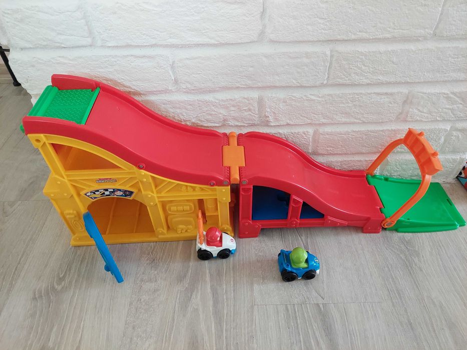 Писта с колички Fisher Price