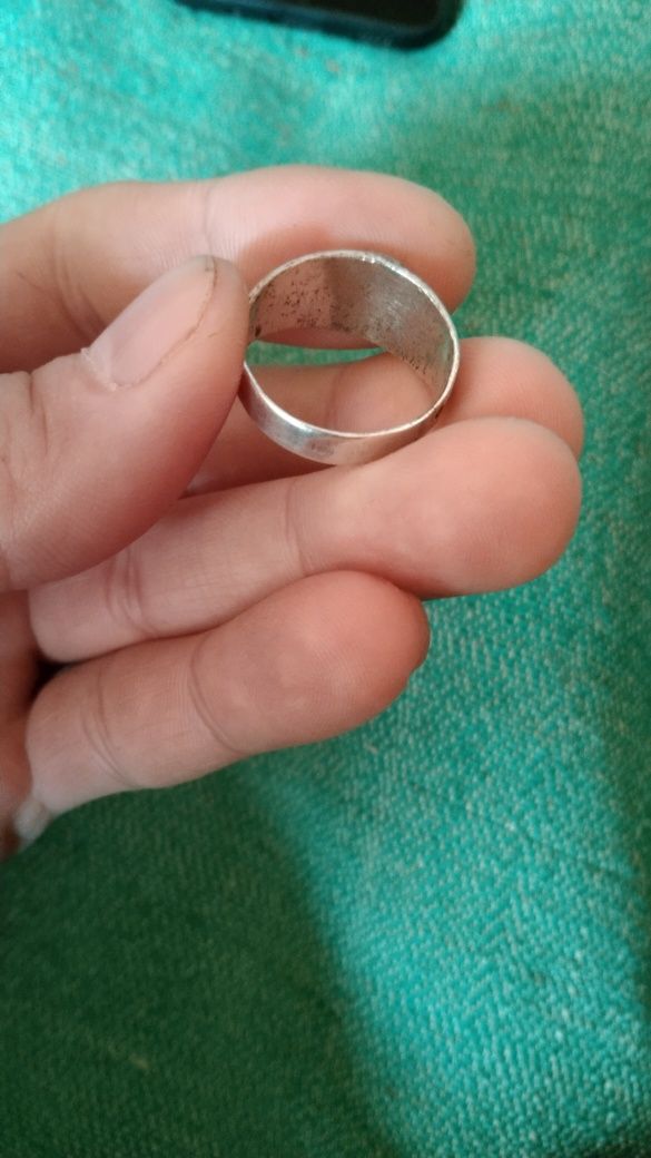 Серебряный мужской перстень.