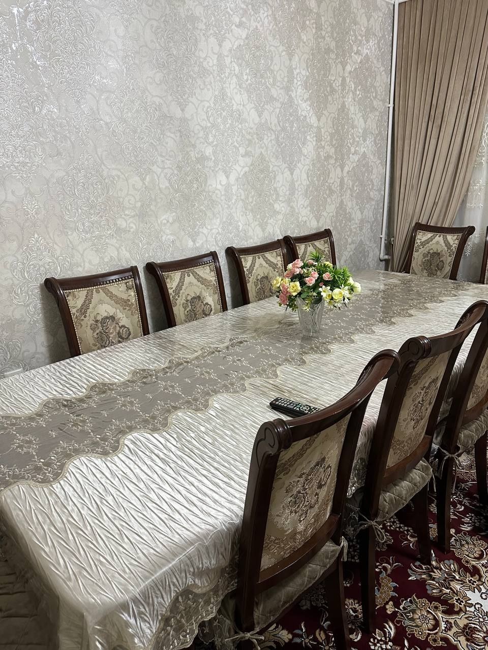 12 kishilik stol-stulla sotiladi sifati yaxshi