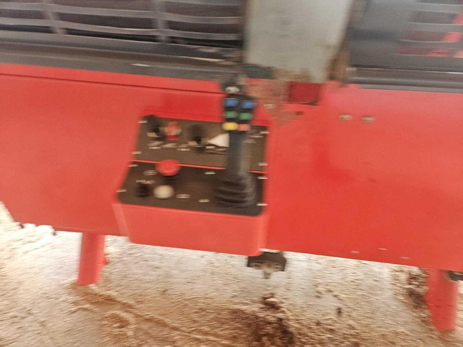 Linie de taiat si despicat lemn de foc Krpan CS 4218 Pro