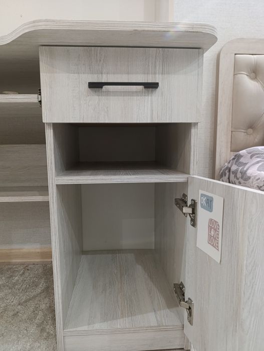 Компьютерный стол в отличном состоянии