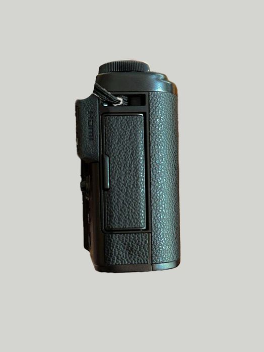 Fujifilm Finepix XF10 Aparat Foto Compact APS-C 24.2 MP Negru