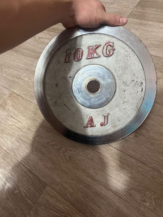 Блины спортивные , 2 шт. 10кг , 2шт. 7.5кг. Гриф прямой 5кг