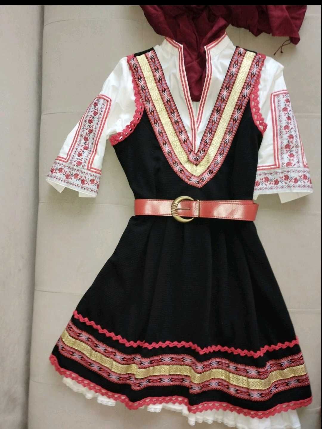 Народна носия 150-160 см. S/M