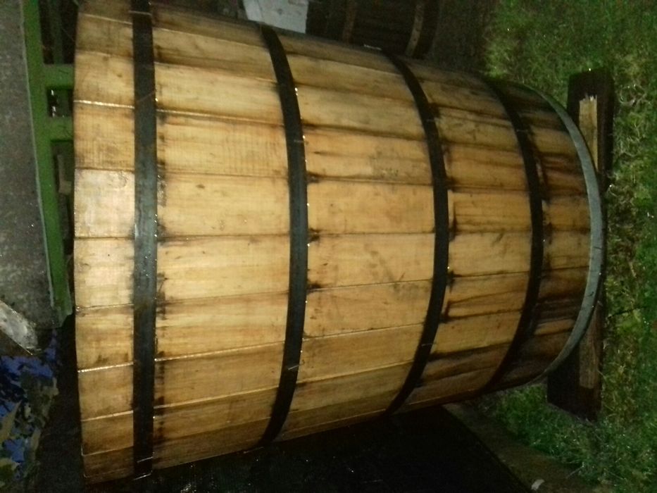 Vând cadă, 1400 litri