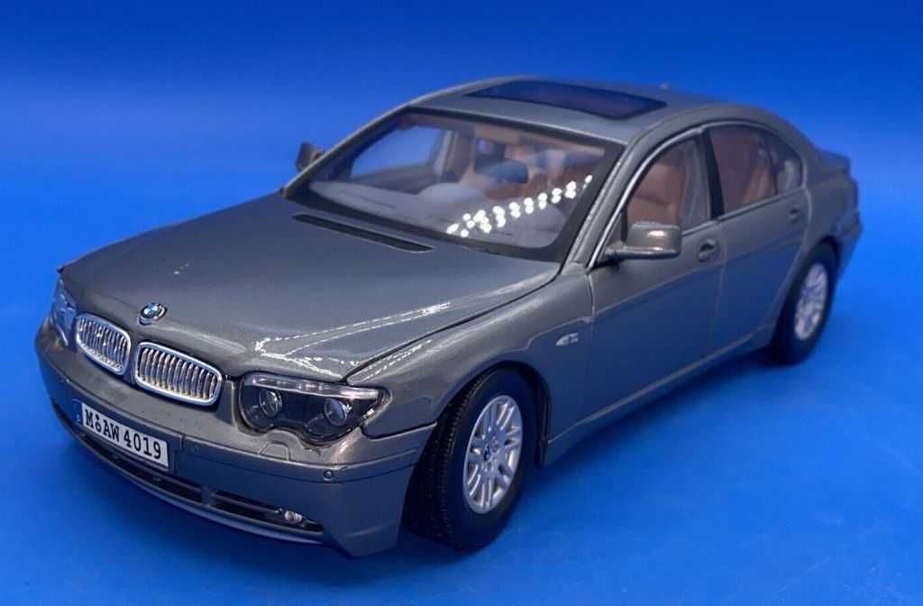 Macheta BMW 745i Seria 7 (E65) gri - MotorMax 1/18 7er