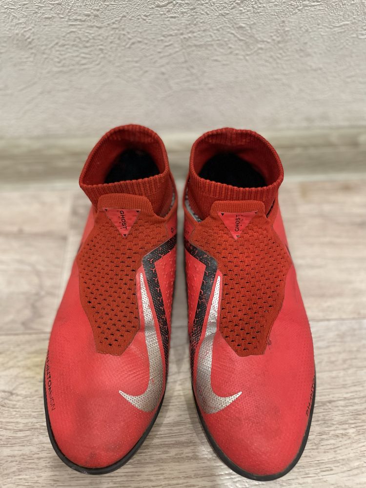 Продаю Сороконожки Nike Phantom VSN