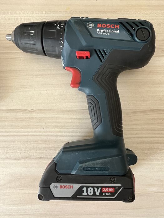 Акумулаторен винтоверт Bosch GSR 180-Li + 2x2.0 Ah батерии,зарядно