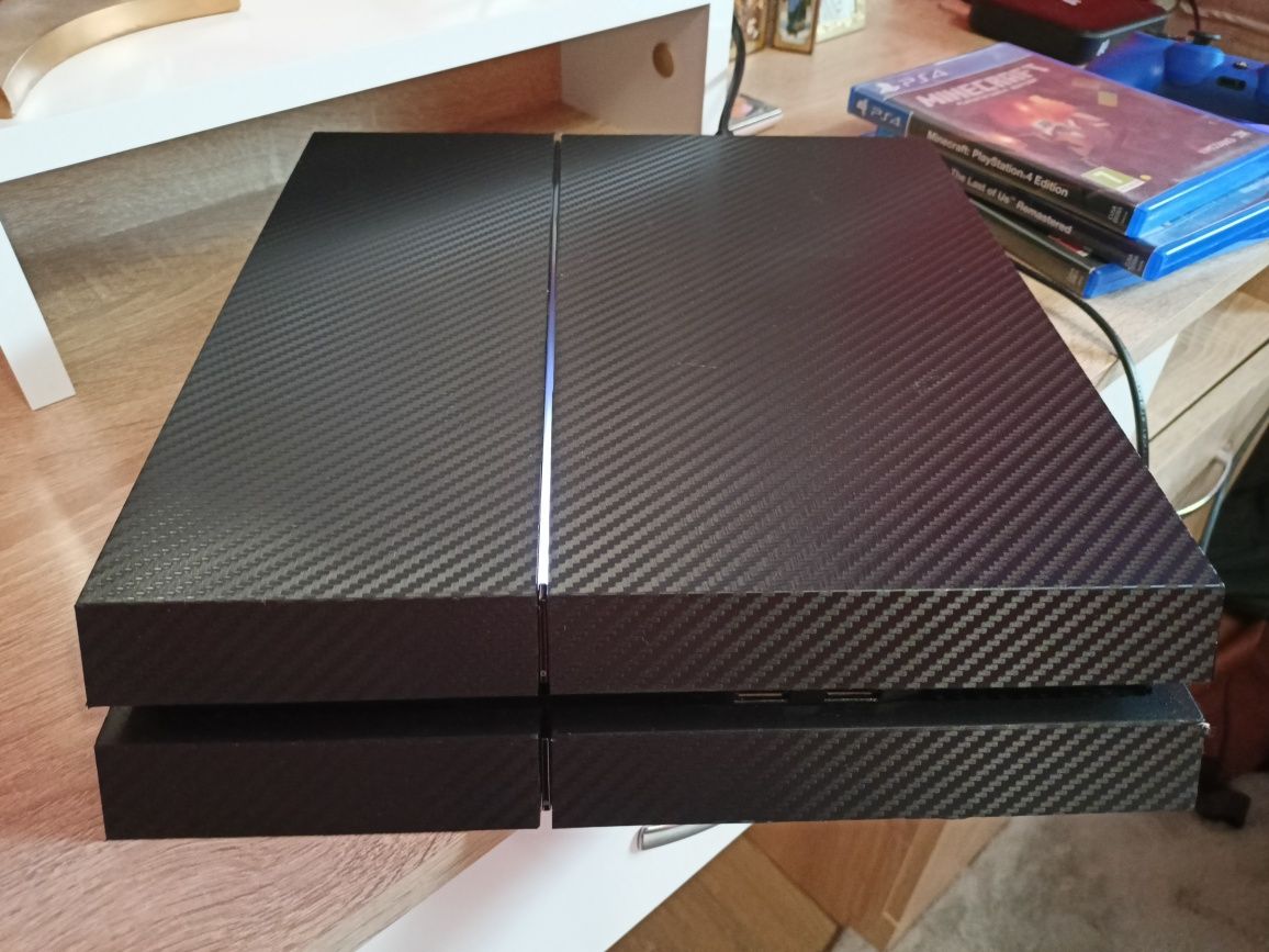 Sony playstation 4 на 1 tb пълен комплект плюс 3 игри