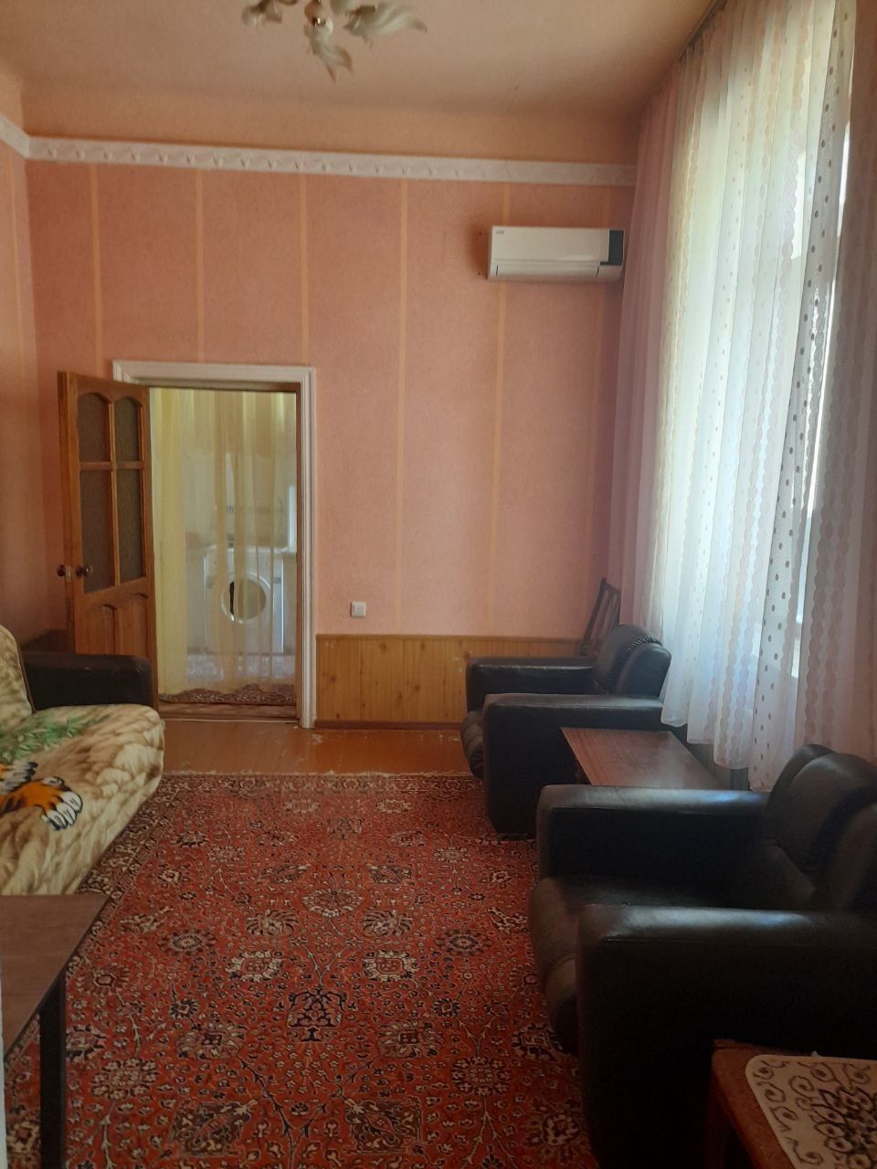 Продается 2-х комнатная переделанная в 3-х комнатную, высокопотолочная