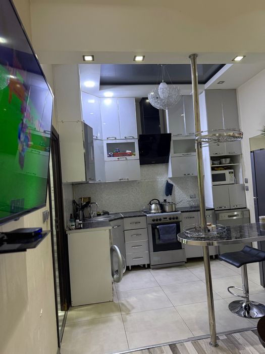 Продается трех комнатная квартира