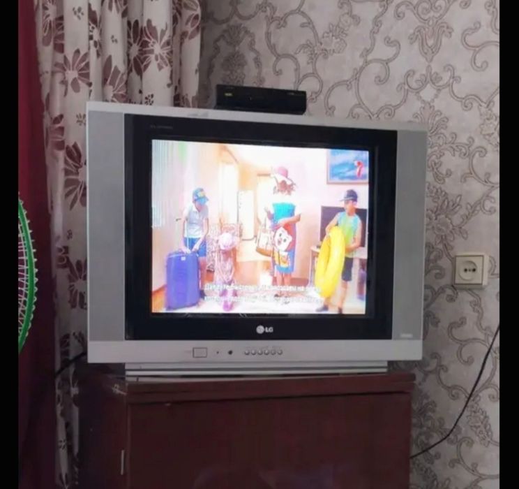 Телевизор LG, цена 20000