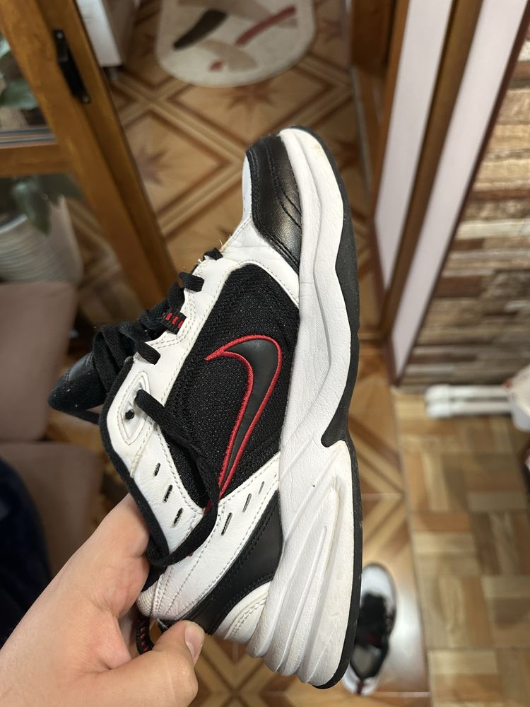 Vand Nike Air Monarch IV