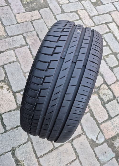 O bucată 225/45 R17 vară - una Continental