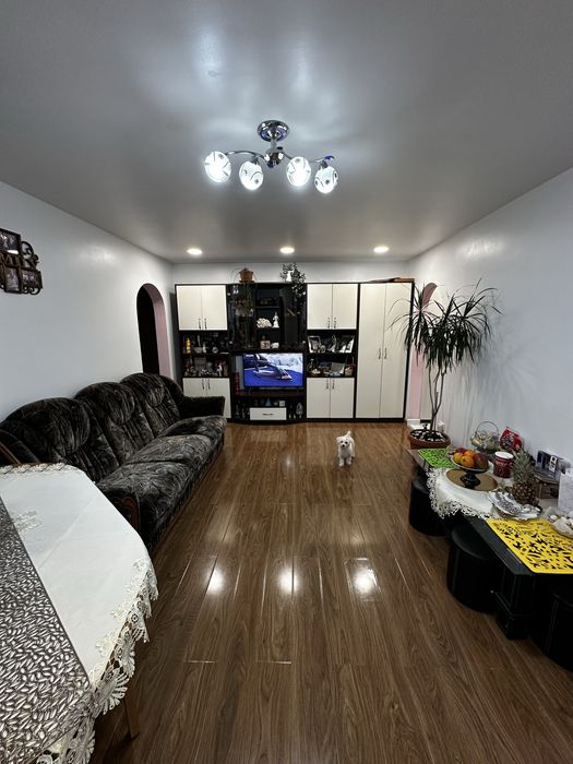 Apartament 3 camere zona Alexandru cel Bun , etaj 2/4