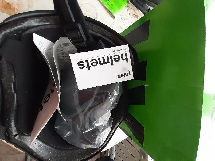 Нови каска UVEX и маска за ски