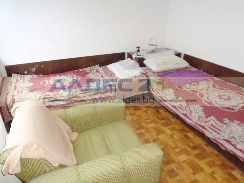 Дава се под наем Тристаен апартамент в София, Център - 104 кв.м за 459 € - Снимка #6