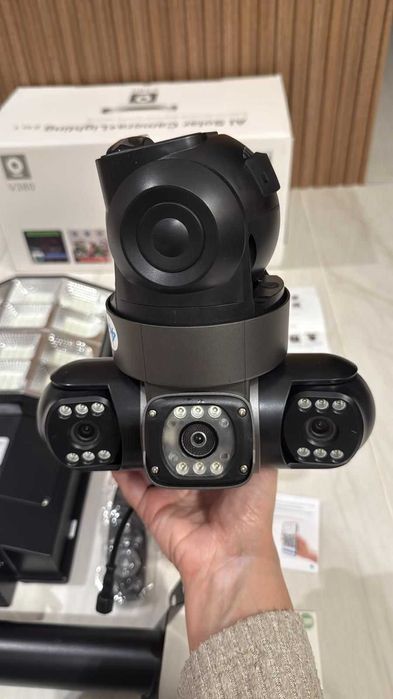 Camera cu 3 lentile și panou solar NOU pe piata