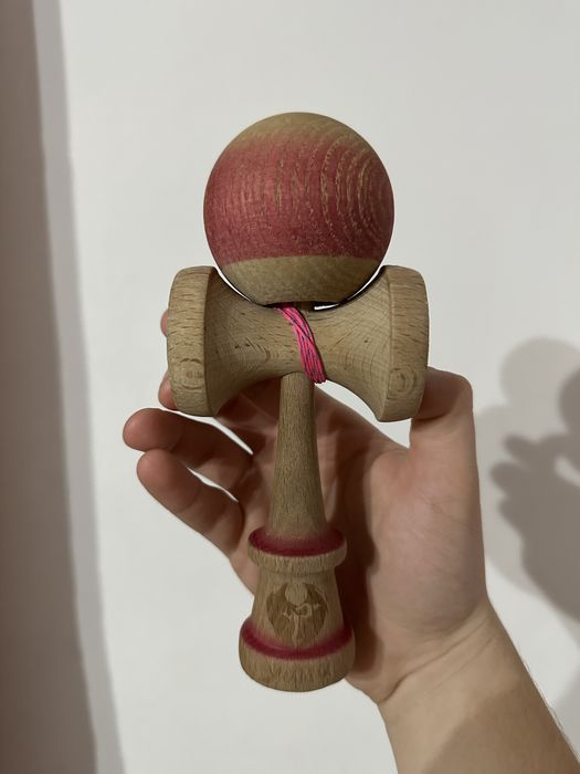 Vand Kendama Eclipse Yumu semnata de XRemus (nu sweets, europe, krom)