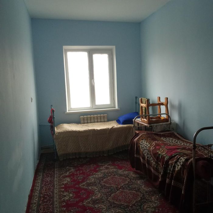 Chirchiq shahar 8 -mikrarayonda 4 xonaliy kvartira srochna sotiladi!