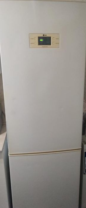 Холодильник LG.   Высота 190.