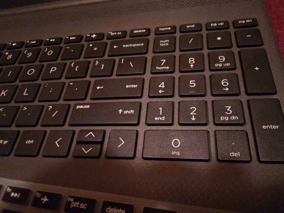 Лаптоп HP Intel Core i5,Windows 11 Retail key