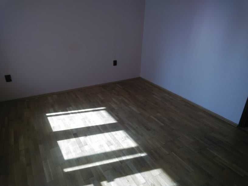 Дава се под наем Двустаен апартамент в Бургас, Славейков - 70 кв.м за 250 € - Снимка #1