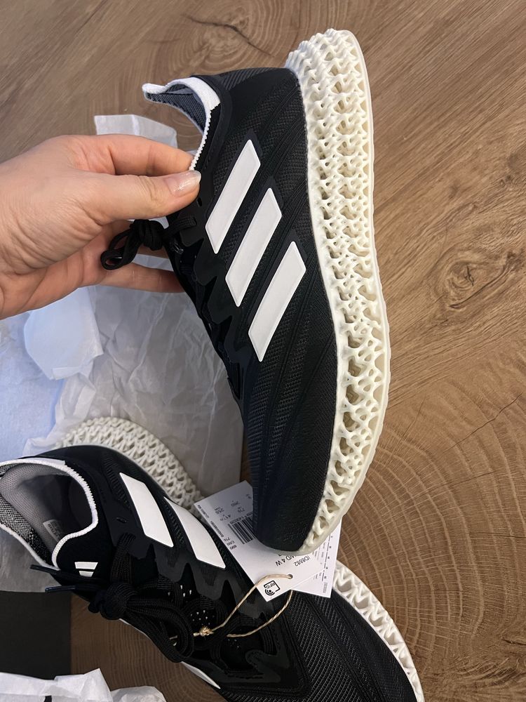 ADIDAS маратонки 41,5
