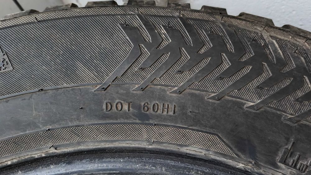 Гуми Нокиан Хакапелита 8