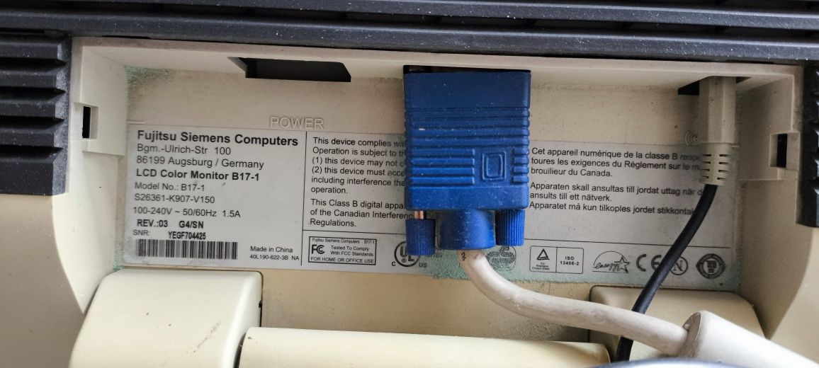Monitor fujitsu siemens b17-1
