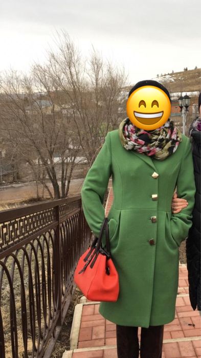 Продам пальто на осень весна