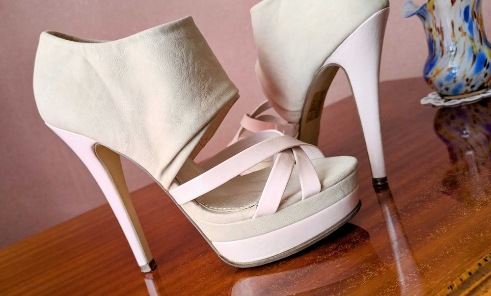 17
Sandale Elegante Bej&Roz – Versatile, pentru ocazii/ținute casual