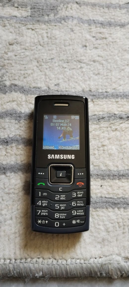 Продам три телефона Samsung GT-E-1081T