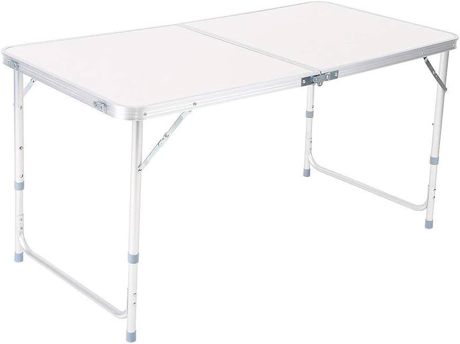 Качествена къмпинг маса в ново състояние