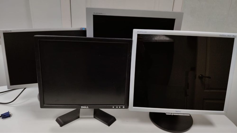 Мониторы в ассортименте