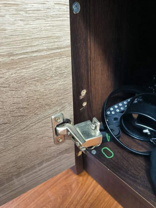 Vând birou și Măsuță de televizor