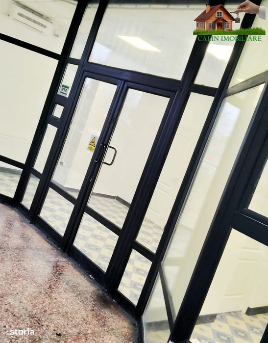 Spațiu Comercial Salon  Birouri  70 Mp  Poitiers 700 Euro (Tva Inclus)