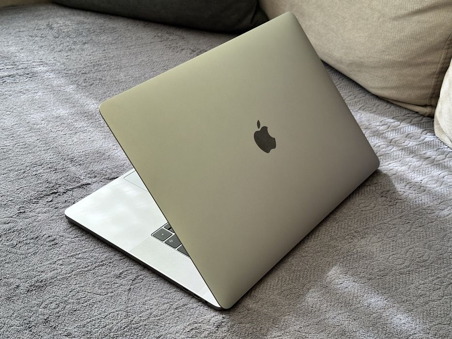 Отличен 15.4’ Core i9/32GB Ram/Macbook Pro 15’ 2019/1TB SSD/Radeon 4GB