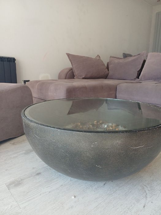 Диван,холна маса и рафт- кутии