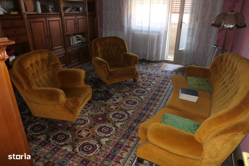 Apartament 4 camere foarte spatios - tot etajul, locatie exceptională